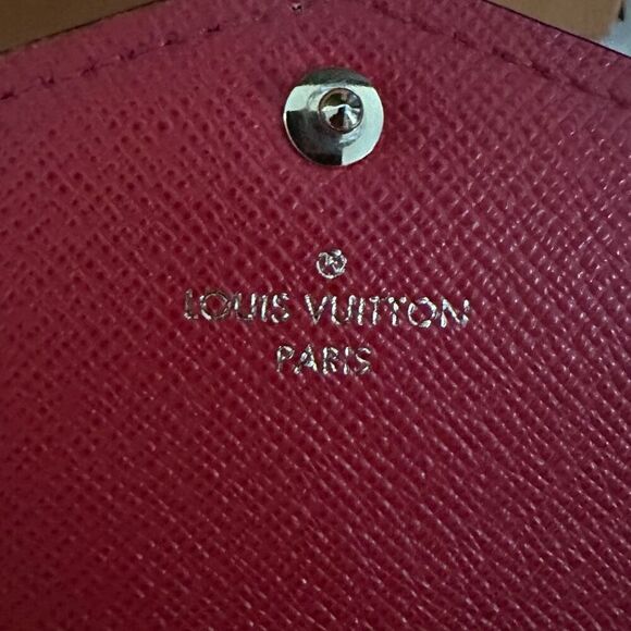 Louis Vuitton Sarah Wallet EUC - Picture 4 of 15